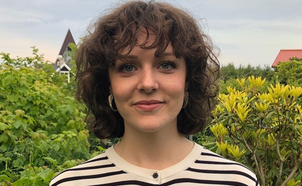 Maria Summers við Skipá. Mynd: folkakirkjan.fo